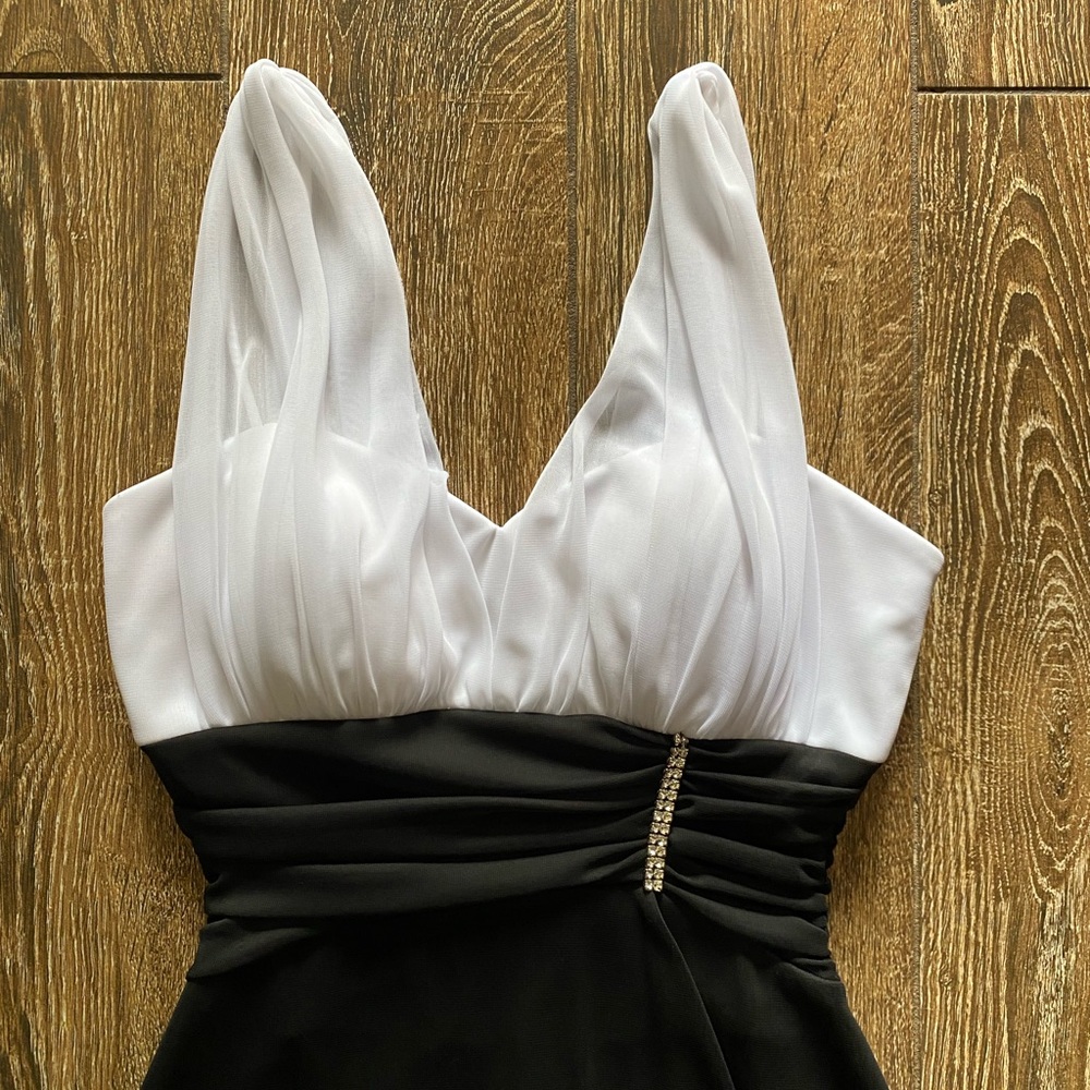 BETSY & ADAM by Linda Bernell maxi prom/wedding dress - Picture 3 of 13